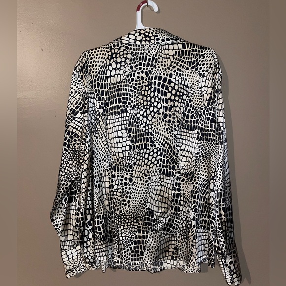 Talbots Ladies Silk Blouse Stretch Sz 12W 95% Silk - Picture 4 of 4